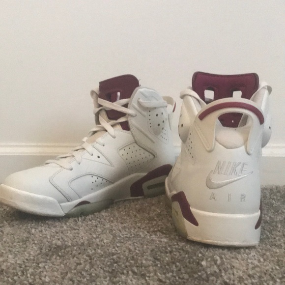 Jordan 6 Retro Maroon ‘15 - Picture 3 of 3
